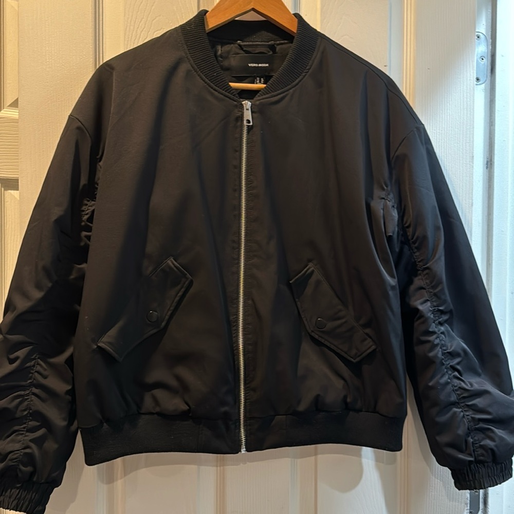Vero Moda Alexa Bomber Jacket in Black